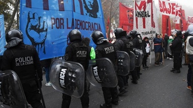 Organizaciones sociales mantienen acampe en Retiro para pedir a empresarios que "bajen los precios"