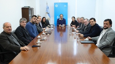 El Gobierno acordó garantizar el kilo de pan a $320