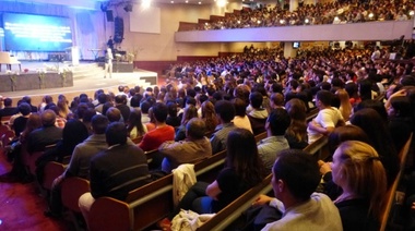 Cafiero ponderó el trabajo social de las iglesias evangélicas