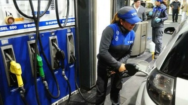 Aumenta un 4% las naftas y el gasoil