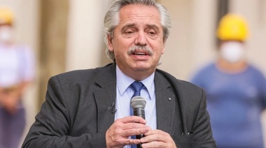 Fernández inaugura una planta productiva en Pilar