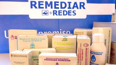 Fernández encabeza el acto por los 20 años del programa Remediar