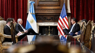 Massa firmó un acuerdo de información tributaria con EE.UU