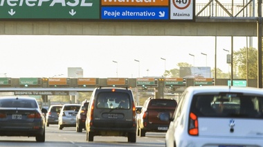 Intenso movimiento de turistas a la costa por el fin de semana largo