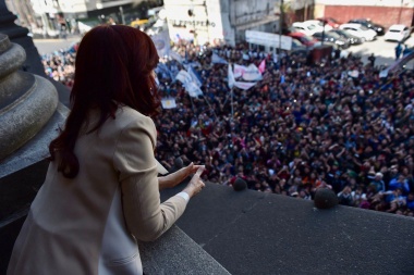 Ministros, intendentes y legisladores respaldaron a Cristina