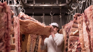 Massa prepara medidas para contener el precio de la carne