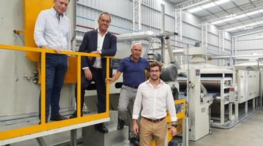 Scioli en modo candidato se mostró con un intendente enfrentado a Máximo