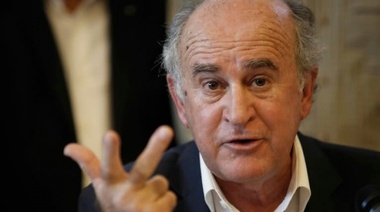 Oscar Parrilli: "Tenemos una democracia muy condicionada y muy limitada"