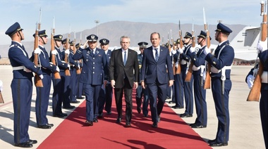 Fernández y Boric encabezan el acto por los 205 años de la Batalla de Maipú