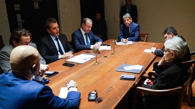 Massa se reunió con representantes de los Estados Unidos