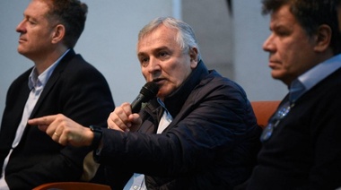 Morales y Manes se mostraron juntos en el arranque del encuentro radical en Córdoba