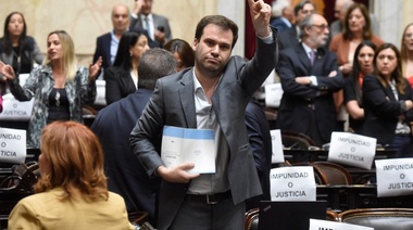 Carrió apoyó al diputado López luego de que pidieran que se retracte por criticar a Bullrich