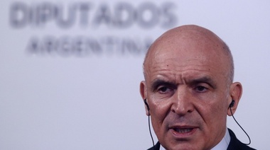 Espert pidió un "anuncio muy fuerte en materia fiscal para que el dólar no vuele"