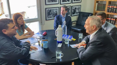 Grabois recibió en su oficina a embajador EEUU y dijo que fue en "defensa de la dignidad nacional"