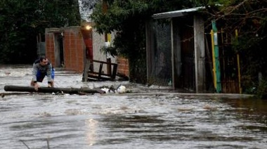 Tolosa Paz en La Plata: "Vinimos para quedarnos todo el fin de semana y asistir a los afectados"