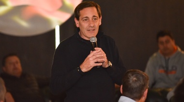 Garro confirmó el pago del bono de $30 mil y una suba paritaria del 26% para los municipales