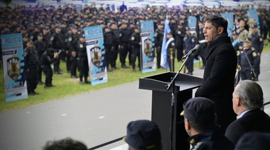 Kicillof entregó patrulleros y afirmó que "nunca se invirtió tanto en seguridad" como en su gestión