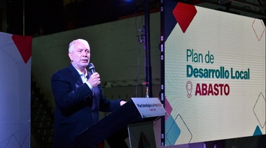 Alak anunció la extensión de agua potable para barrios populares de La Plata