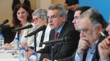 Rossi sobre Milei: "Es un canalla de candidato a presidente"