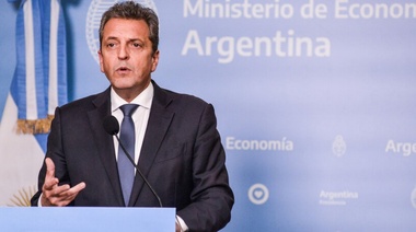 "Si Milei o Bullrich ganan la elección, se pasará a pagar el colectivo 700 pesos", apuntó Massa