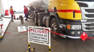 El gobierno asegura que "en 2 o 3 días" se normaliza provisión de combustibles