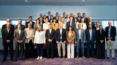 Frigerio presentó su gabinete, que incluye a radicales, peronistas y del PRO