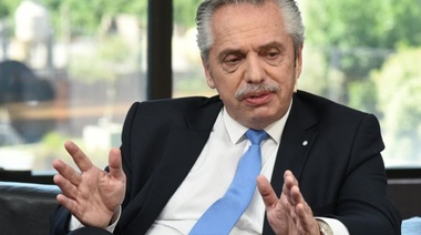 Alberto Fernández criticó el apoyo de JxC a "derecha no democrática" y aconsejó a Milei "estar lejos de Macri"