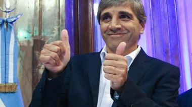 En modo futbolero, Caputo prometió "dejarlo todo para darle una alegría a los argentinos"