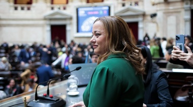 "Fue un orgullo haber sido la primera presidenta mujer de la Cámara baja", dijo Cecilia Moreau