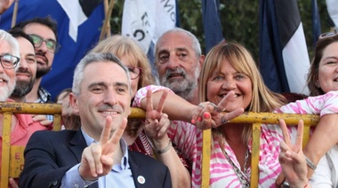 Larroque dijo que la mirada de Kicillof "es que el ajuste no es la salida"