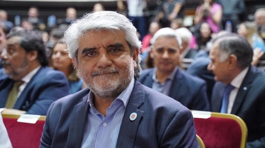 Correa sostuvo que "con motosierras" no se pueden "hacer escuelas y fortalecer el empleo"