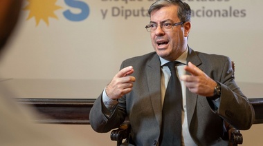 El titular de la Diputados de UxP dijo que el DNU "tiene que ser rechazado con urgencia por el Congreso"