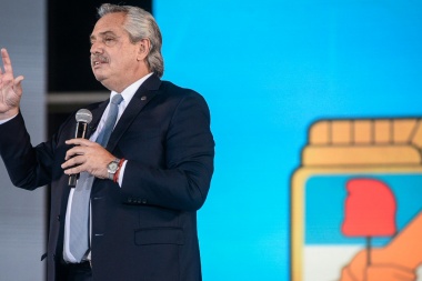 Fernández cedió a las presiones internas y anunció que convocará a una mesa política del Frente de Todos