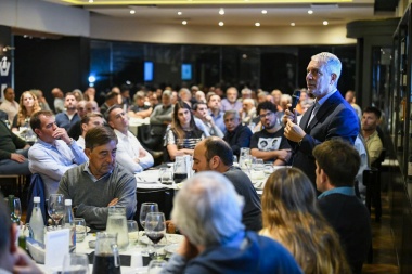 Alak se reunió con 160 dirigentes de clubes e instituciones para analizar propuestas para La Plata