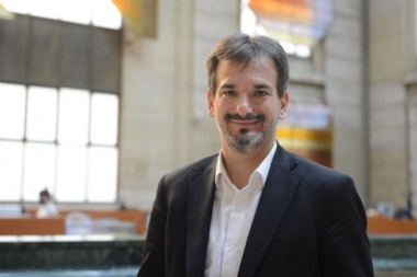 Sebastián Galmarini opinó que Milei es un "títere débil" de Macri, al que llamó "fracasado"