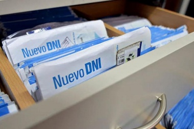 El Renaper lanza el nuevo DNI electrónico con chip y código QR
