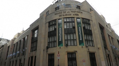 Kicillof oficializó la decisión de prorrogar por decreto los mandatos de los directores del Bapro