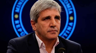 Caputo: "La gente tendrá que vender dólares para pagar impuestos"