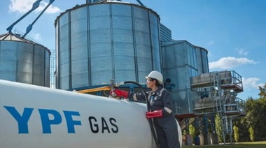 Milei le bajó el pulgar a Bahía Blanca: "Obvio que la planta de GNL va a ir a otro lado"