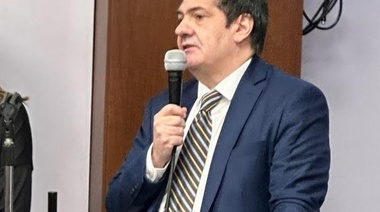 El Presidente del Colegio de Traductores de CABA insiste con una ley de la dictadura para sostener su estatus