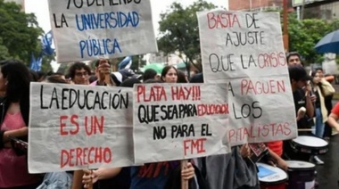 El Gobierno criticó la marcha universitaria y dijo que responde a "intereses políticos"