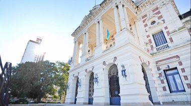 Kicillof calificó de "golpe de la oposición" el rechazo al Presupuesto y se declaró en "emergencia"