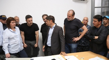 Bahía Blanca: Kicillof recorrió las zonas afectadas por el temporal