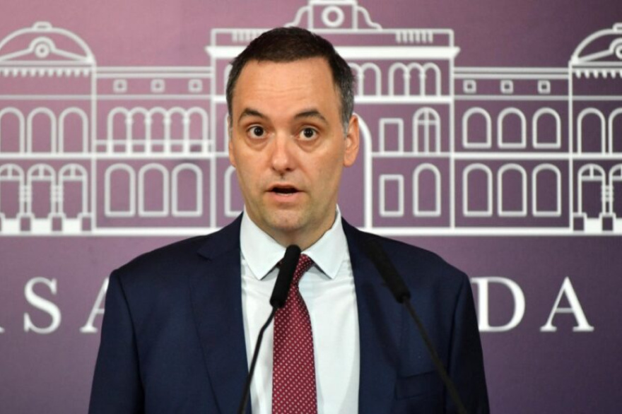 Adorni desafió a la oposición: "Tengan la decencia de leer el Presupuesto y discutirlo"