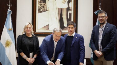 Cascallares firmó con Kicillof un convenio que le permitirá a Almirante Brown adquirir más maquinaria y equipamiento