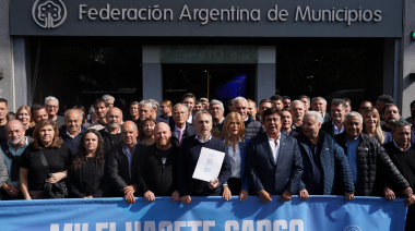 Intendentes bonaerenses le llevaron a Pettovello su reclamo por fondos para alimentos