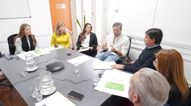 Vaccarezza respaldó la certificación gratuita y voluntaria del Renatre para promover prácticas laborales sostenibles en el campo