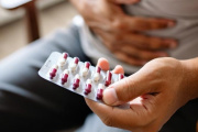 Médicos advierten sobre los riesgos del uso indiscriminado de antiespasmódicos