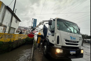 Almirante Brown profundiza los operativos de limpieza de arroyos y desagües frente a las intensas lluvias