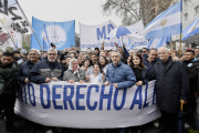 Kicillof en la marcha del Congreso: "Es un gobierno que quiere vender nuestro territorio"